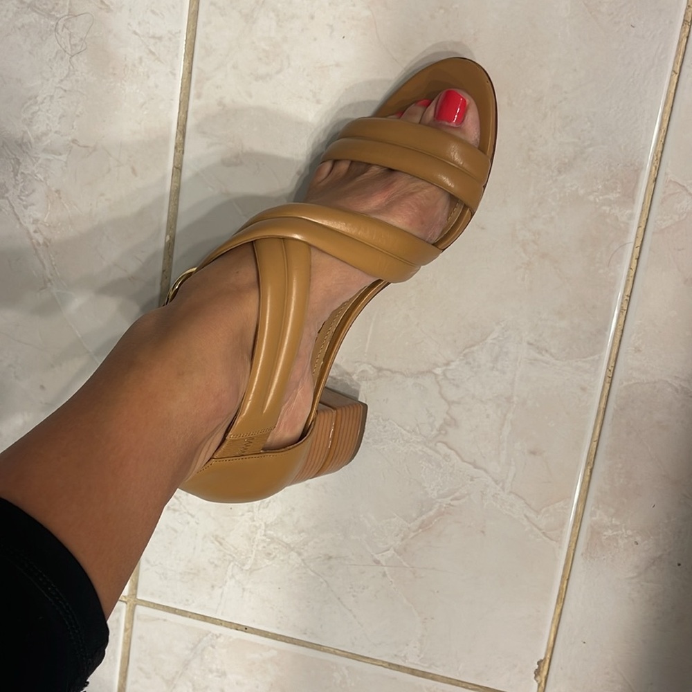 Like New Barely Worn Gorgeous Sandals. - image 4